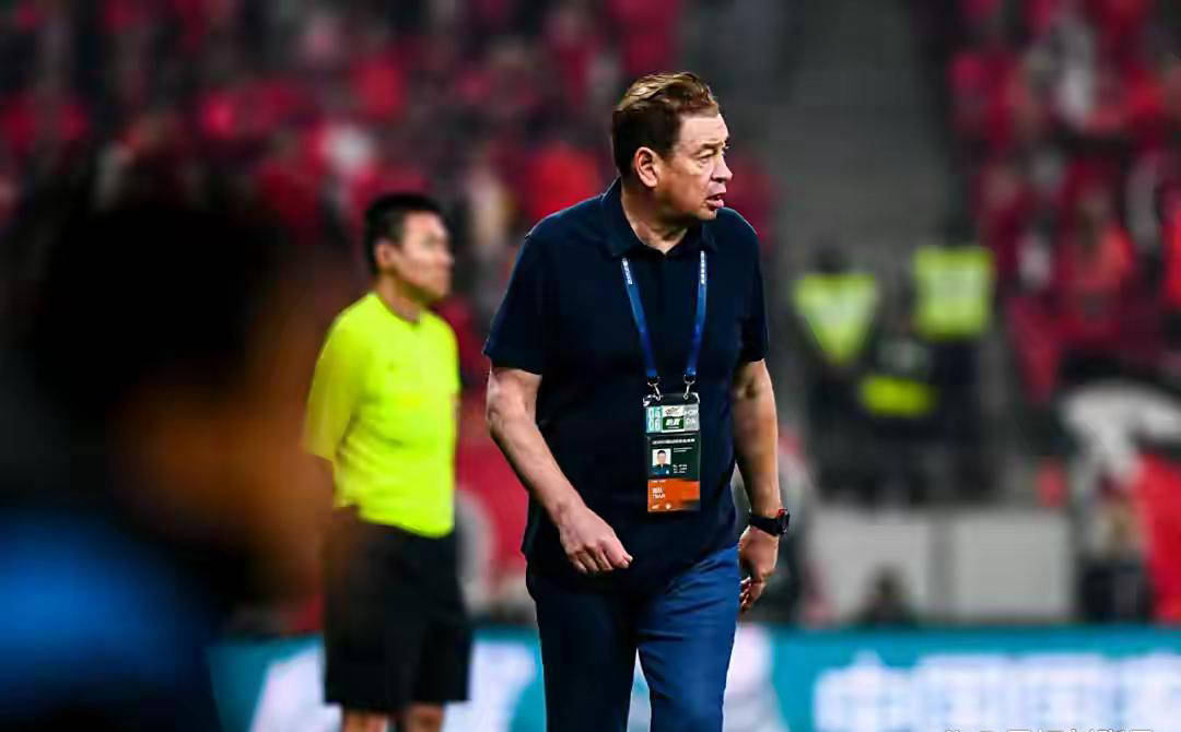 赛前体能课后，上海申花主帅复盘备战中超，管理层满意，赛程密集仍需轮换的简单介绍-爱游戏官方网站
