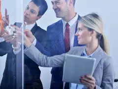 集结日克里夫兰骑士调整名单以备社区盾；远射贴柱环节打磨；态度坚定；球探报告显示潜力